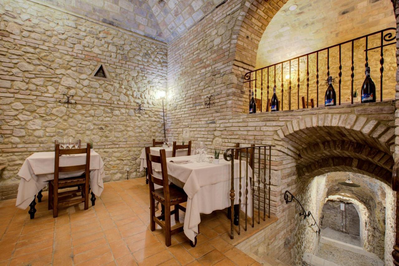 Oste Del Castello Wellness & Bike Hotel Verucchio Exteriör bild