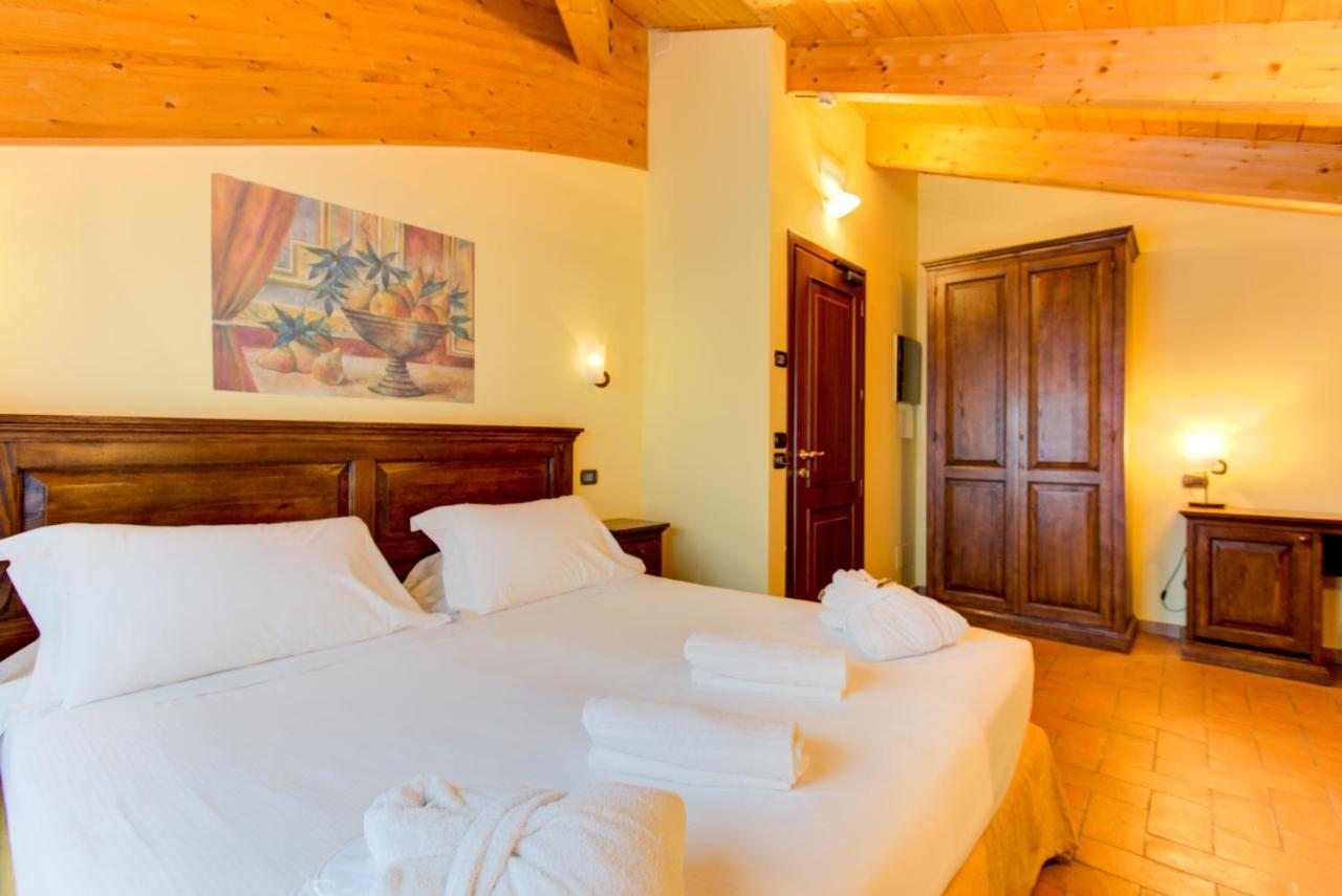 Oste Del Castello Wellness & Bike Hotel Verucchio Exteriör bild