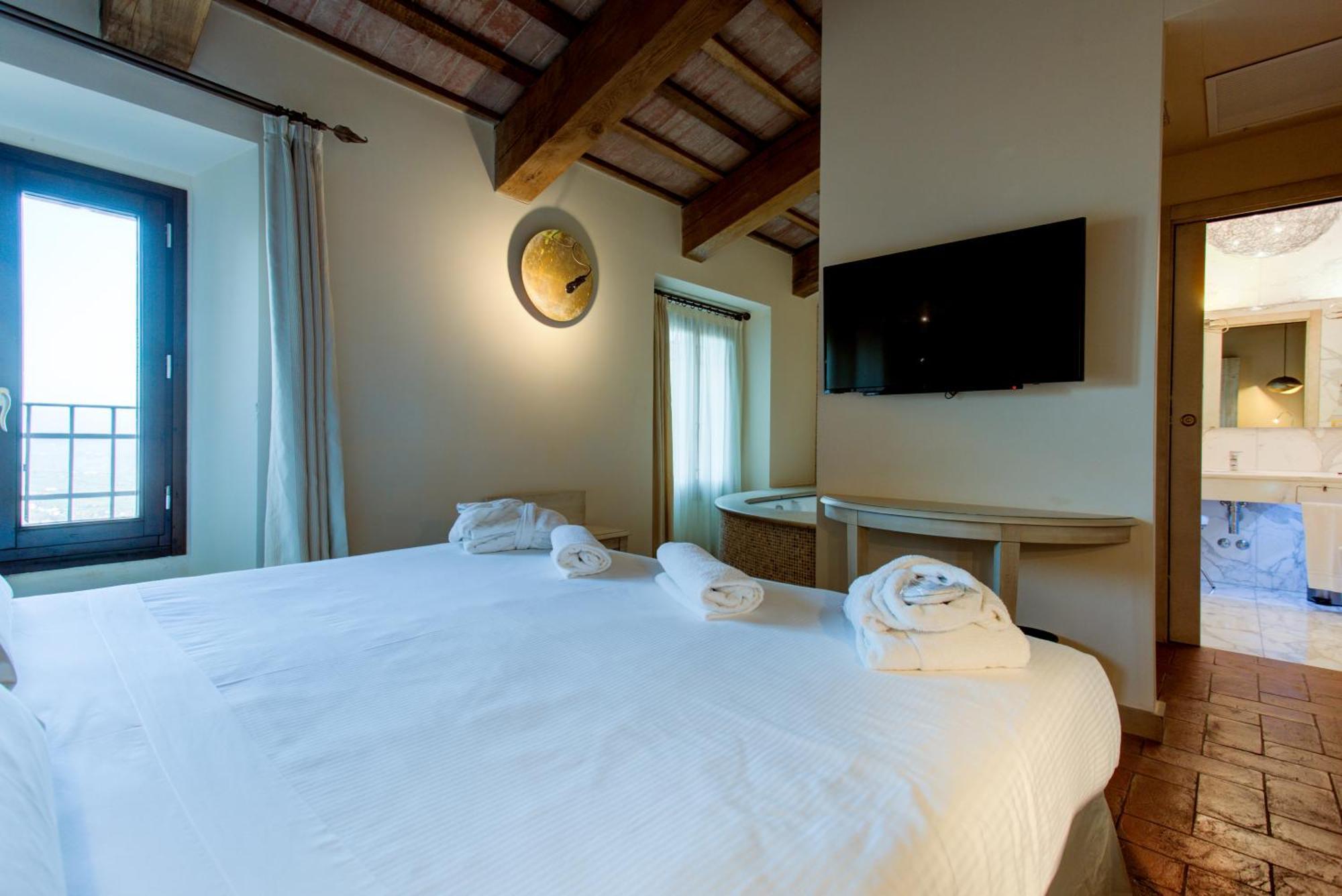 Oste Del Castello Wellness & Bike Hotel Verucchio Exteriör bild