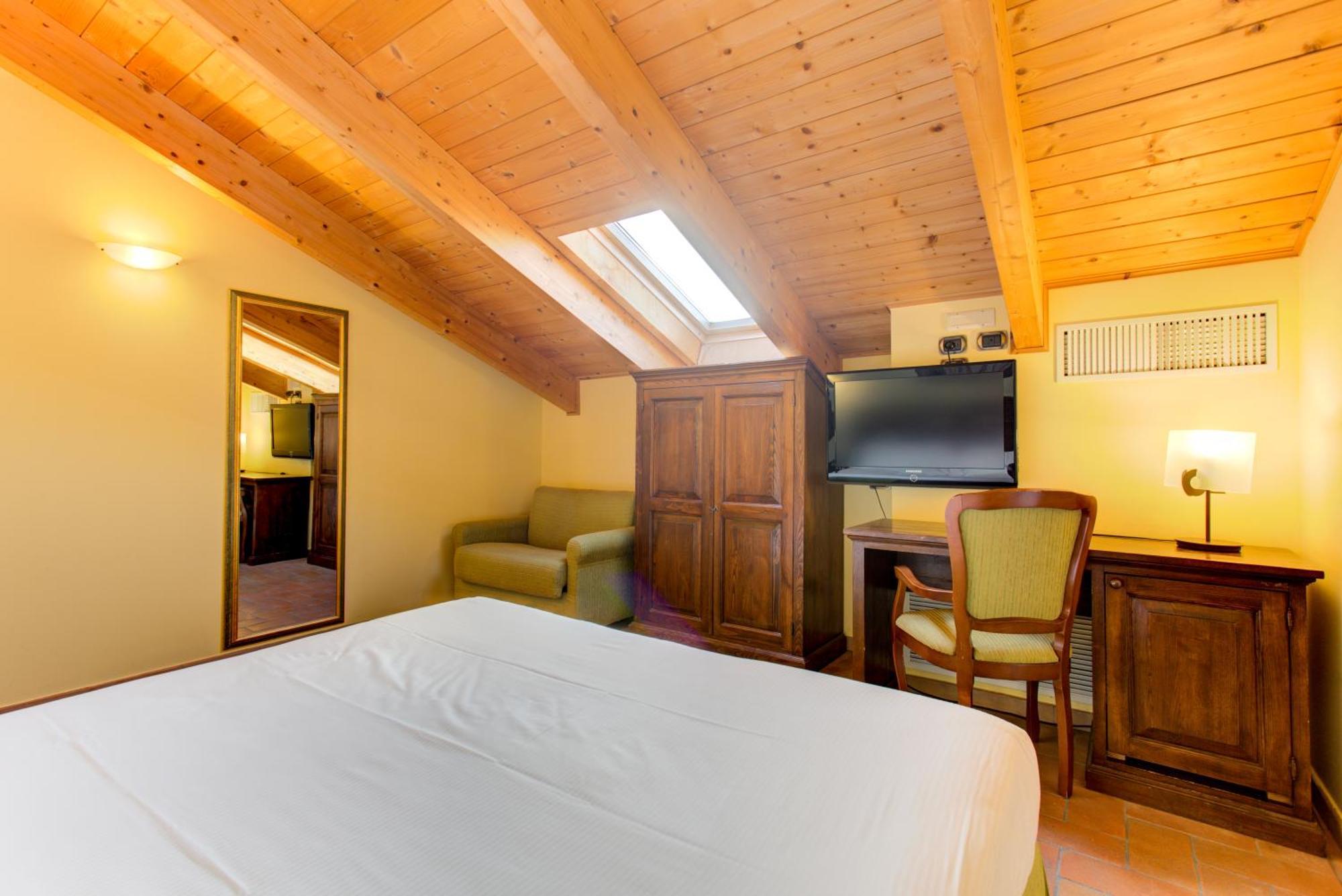 Oste Del Castello Wellness & Bike Hotel Verucchio Exteriör bild