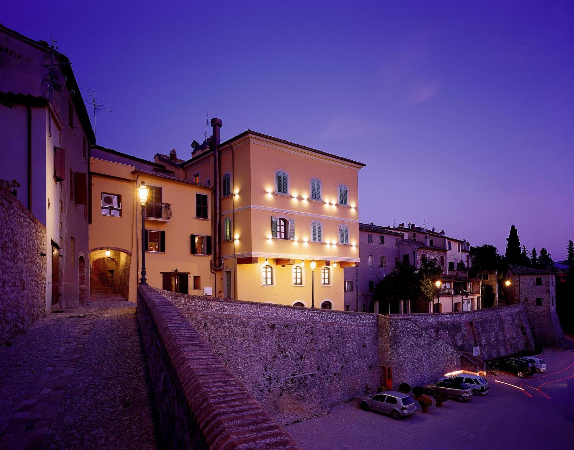 Oste Del Castello Wellness & Bike Hotel Verucchio Exteriör bild